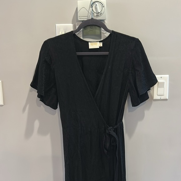 Nation Ltd Jacquard Wrap Ruffle Hem Dress Black - Picture 5 of 11